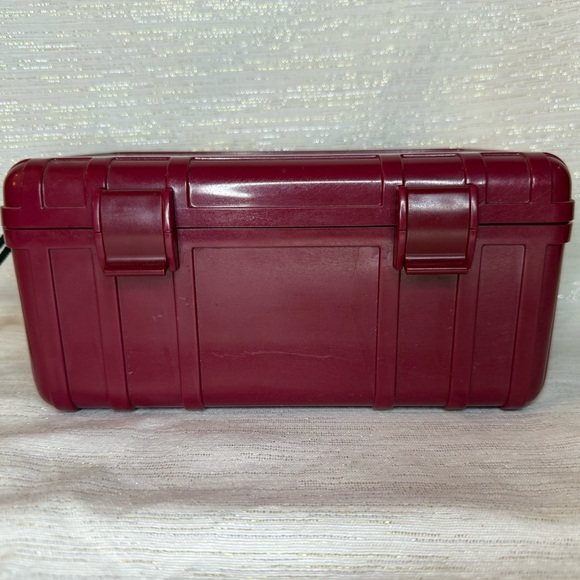Cigar Large Travel Humidor - Red - Picture 3 of 9